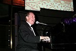 Neil Sedaka at the Pratt Legends Scholarship Benefit Gala Dinner at the Rainbow Room on 5-25-04<br>photo by Rob Rich copyright 2004<br>516-676-3939<br>robwayne1@aol.com